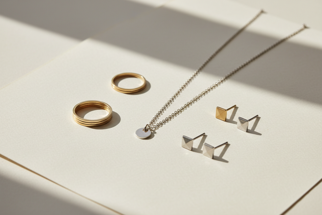 Minimalist Jewelry: The Timeless Trend