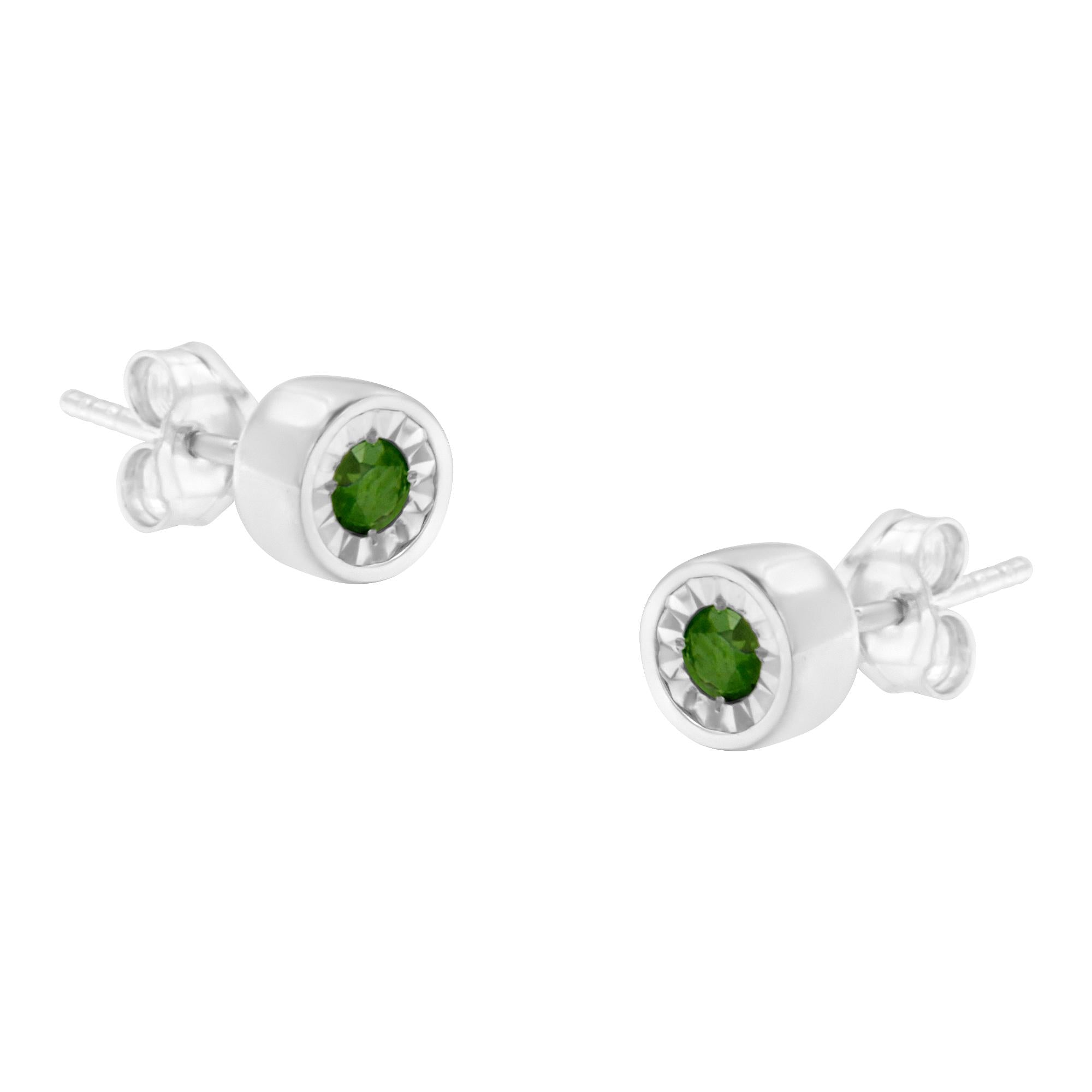 1/5 CTTW Green & Clear Diamond Stud Earrings in 925 Sterling Silver – Miracle-Set, Color-Enhanced, I1–I2 Clarity