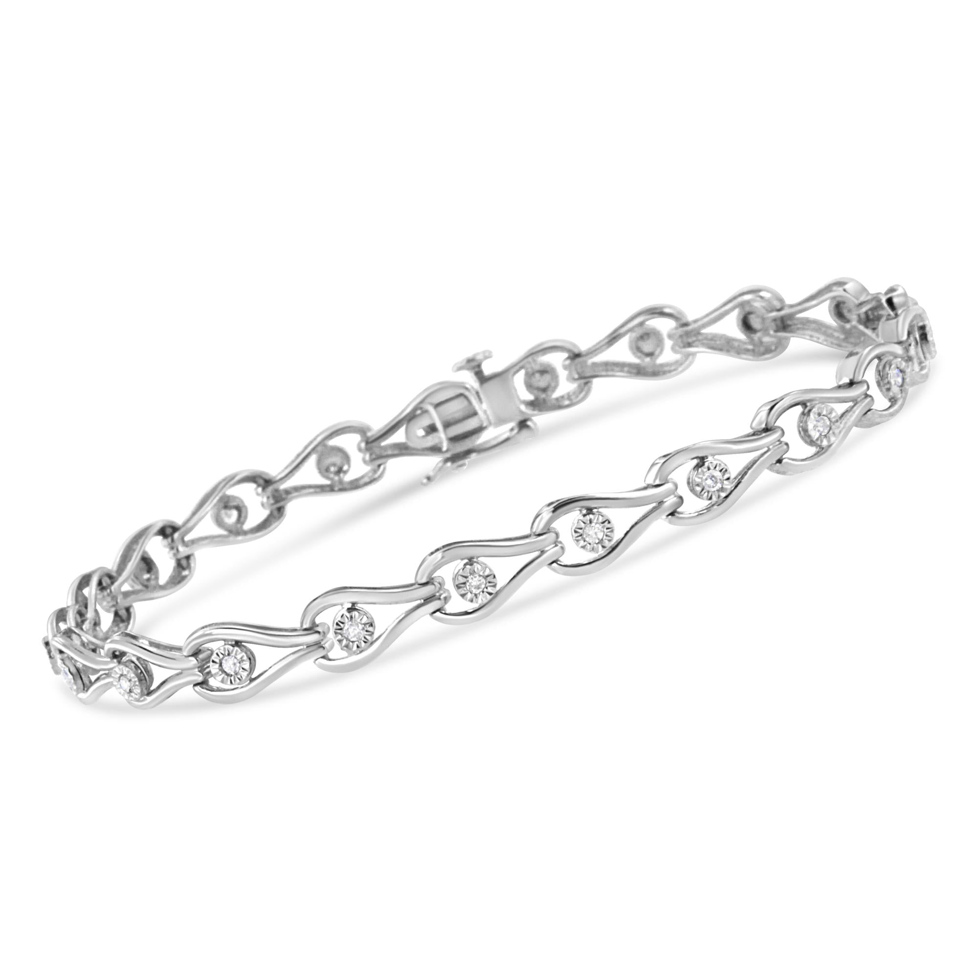 1/10 CTW Diamond Pear & Bezel Link Bracelet in 925 Sterling Silver (I–J Color, I3 Clarity)