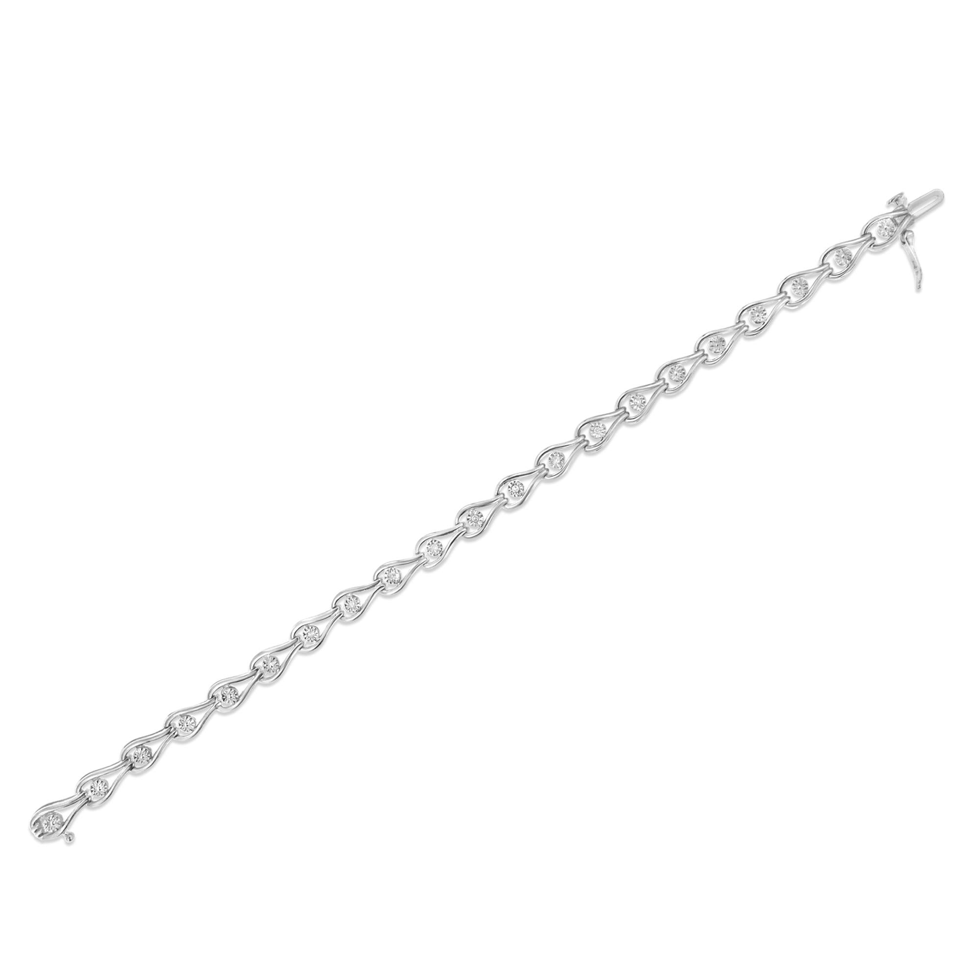 1/10 CTW Diamond Pear & Bezel Link Bracelet in 925 Sterling Silver (I–J Color, I3 Clarity)